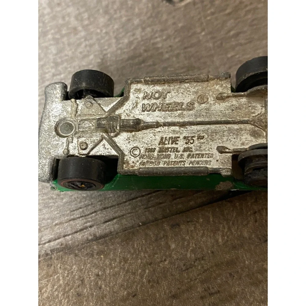 Hot Wheels Alive 55 Green Station Wagon Diecast Toy Car 1969 Mattel